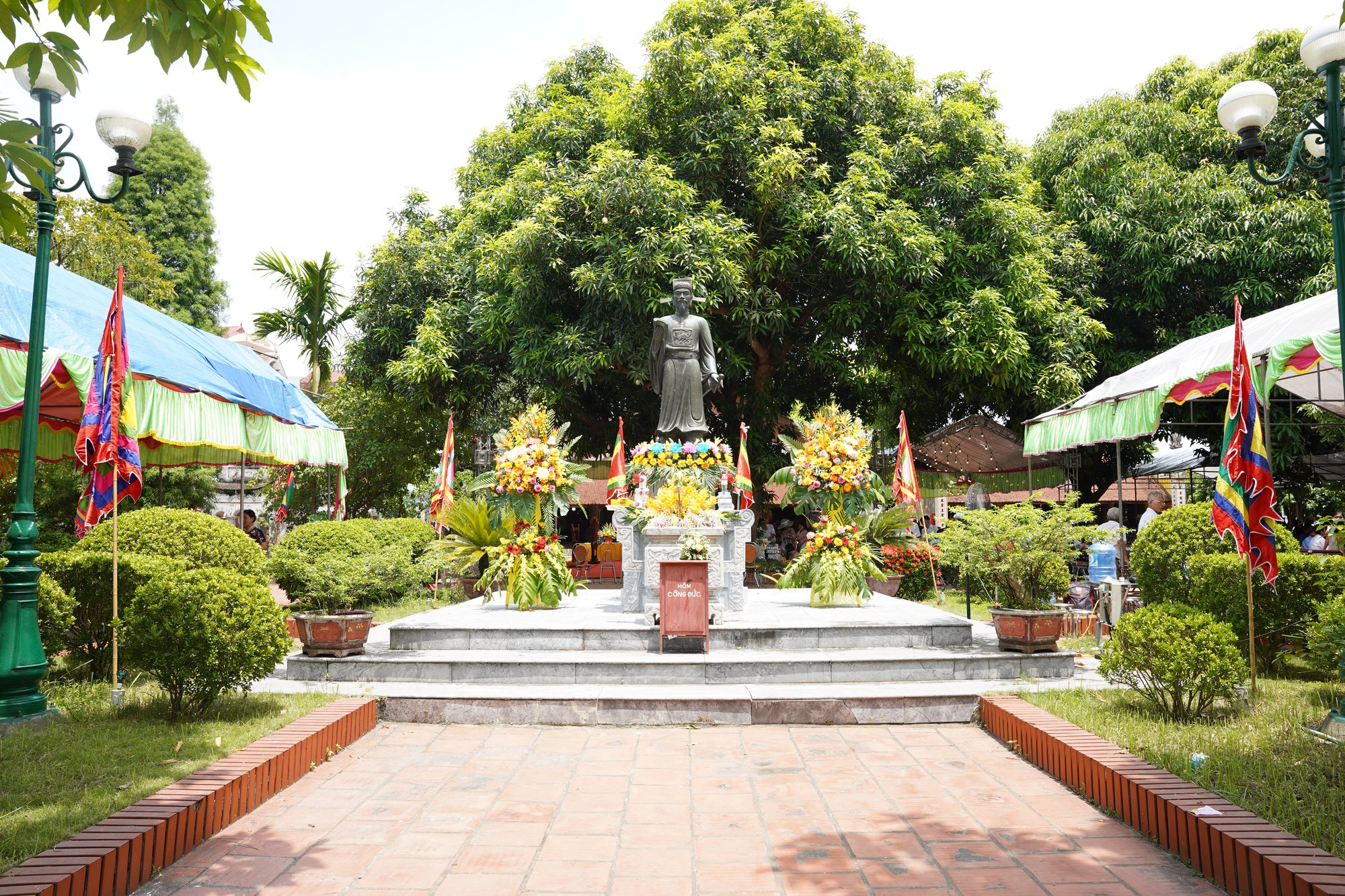 Khu di tích Đền Văn Hiến Làng Hạ Mỗ